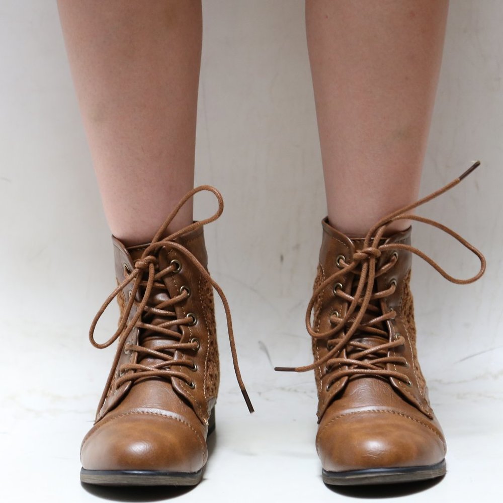 New Tan Lace Up Lace Panel Ankle Boots Booties - Picture 3 of 3